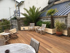 Terrasse-Ipe-Chantier-sur-Saint-Pabu-12-300x225