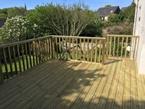 Terrasse-Pin-Sylvestre-Traité-Classe-4-Vert-4-300x225