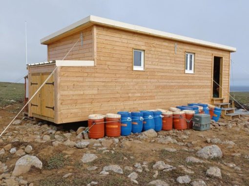 Bardage Douglas, Chantier aux îles Kerguelen (1)