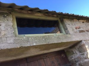 Fenêtre en Pin Sylvestre Traité Classe 4 vert, Chantier sur Ploumoguer (2)