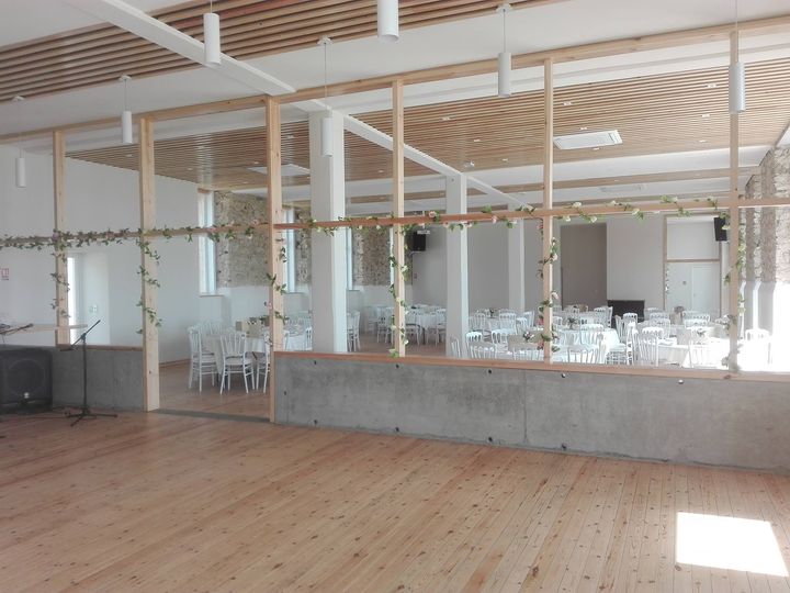 Plafond acoustique en Pin Sylvestre
 qualité menui…