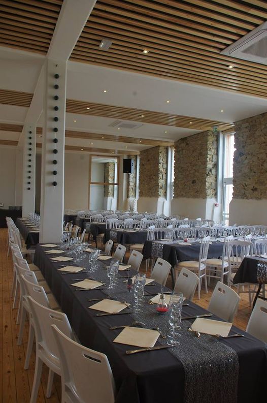 Plafond acoustique en Pin Sylvestre
 qualité menui…